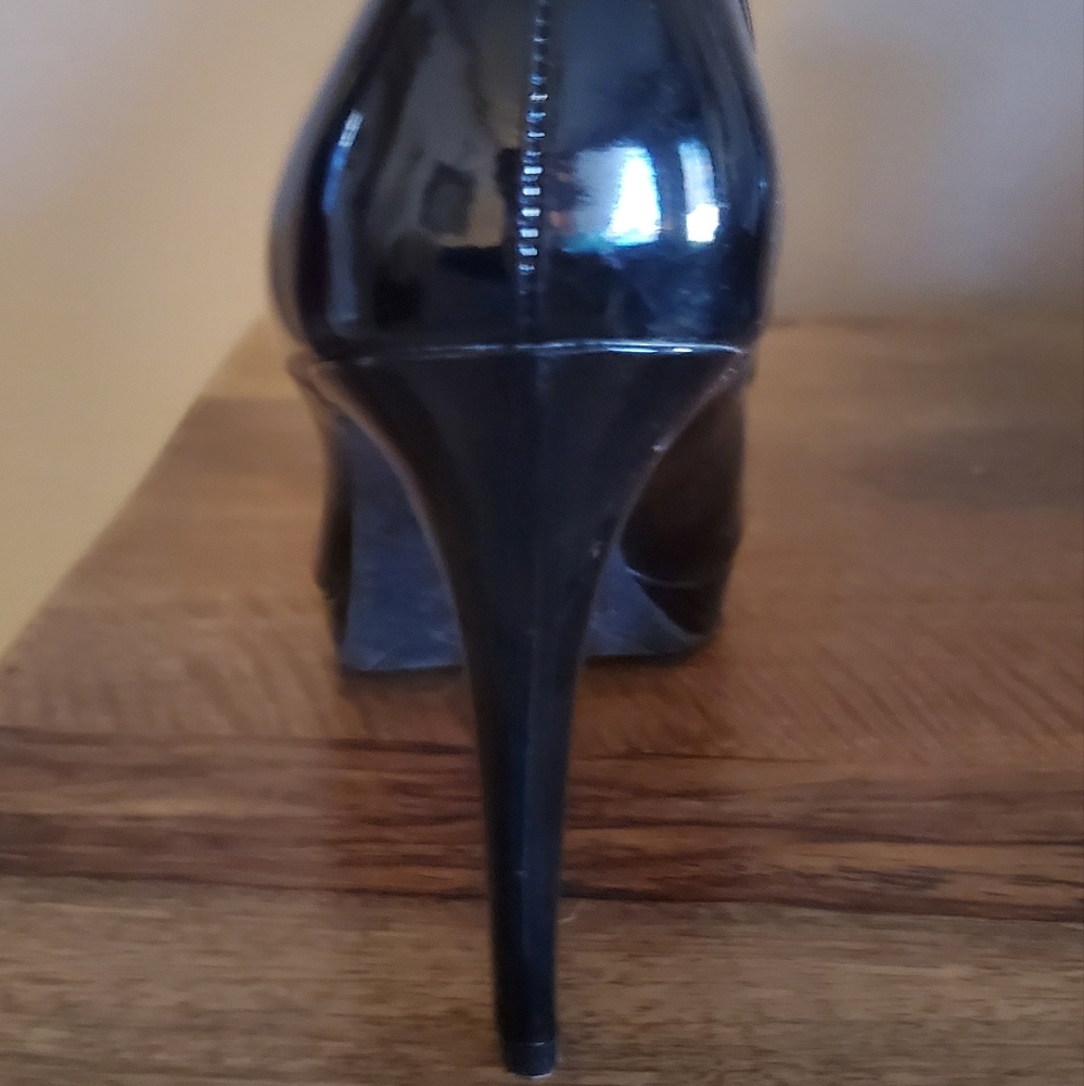 Shoes - Picture 2 of 3